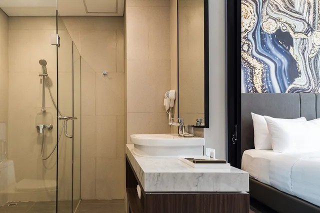 جناح بسرير كوين، Allura Azana Resort Tawangmangu 6/6