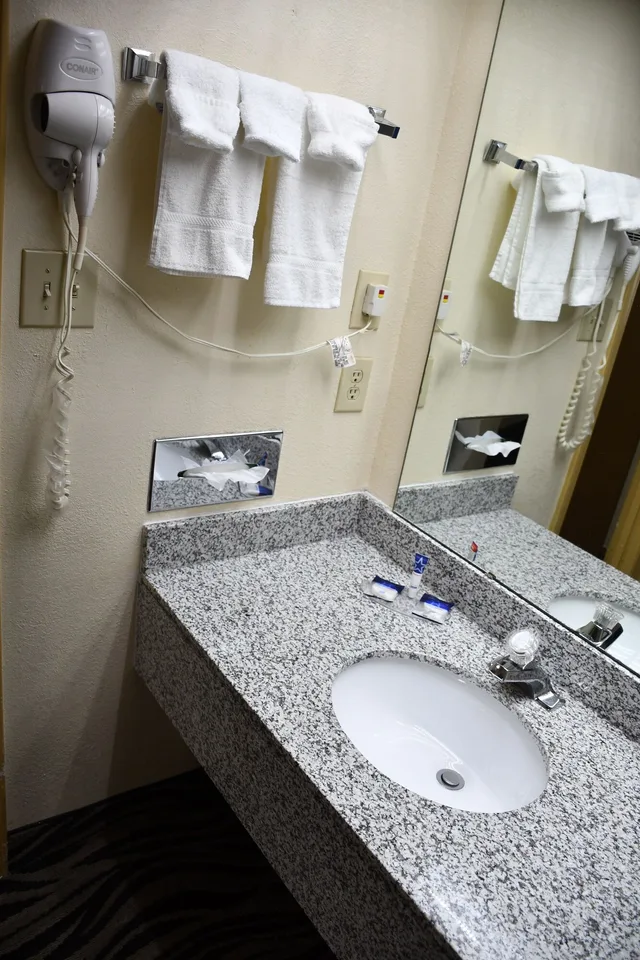 غرفة بسرير كينج، Americas Best Value Inn Bishopville 9/10