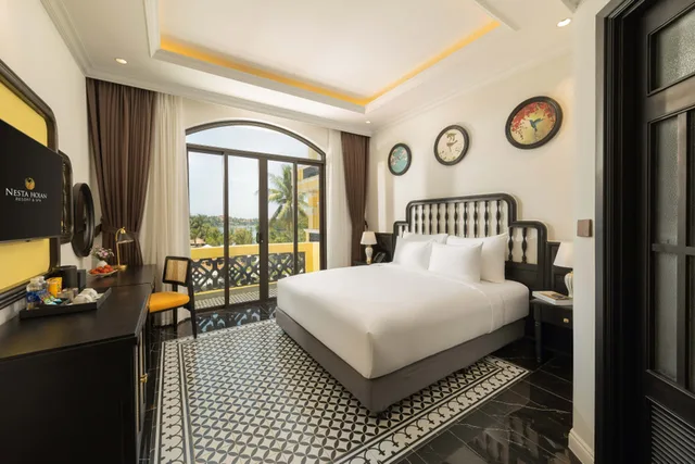 غرفة بريميير بسرير مزدوج بإطلالة على المسبح بشرفة، Nesta Hoi An Resort and Spa 3/3