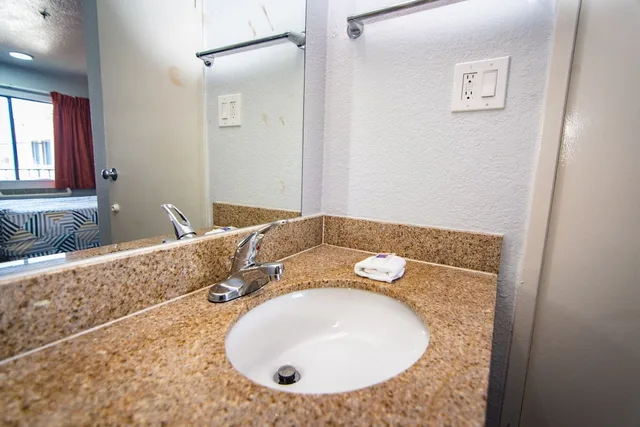 Standard, 2 Double Beds, Motel6 Ft. Pierce, FL 5/10