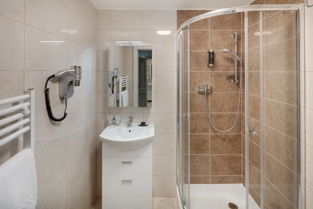 استوديو ديلوكس بسريرين كوين، Louren Apartments 4/5