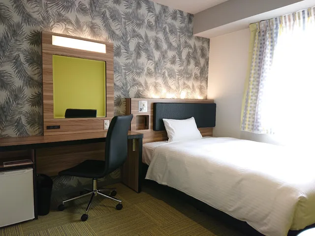 غرفة مفردة بسرير مزدوج للمدخنين، Green Rich Hotel Okinawa Nago 2/3