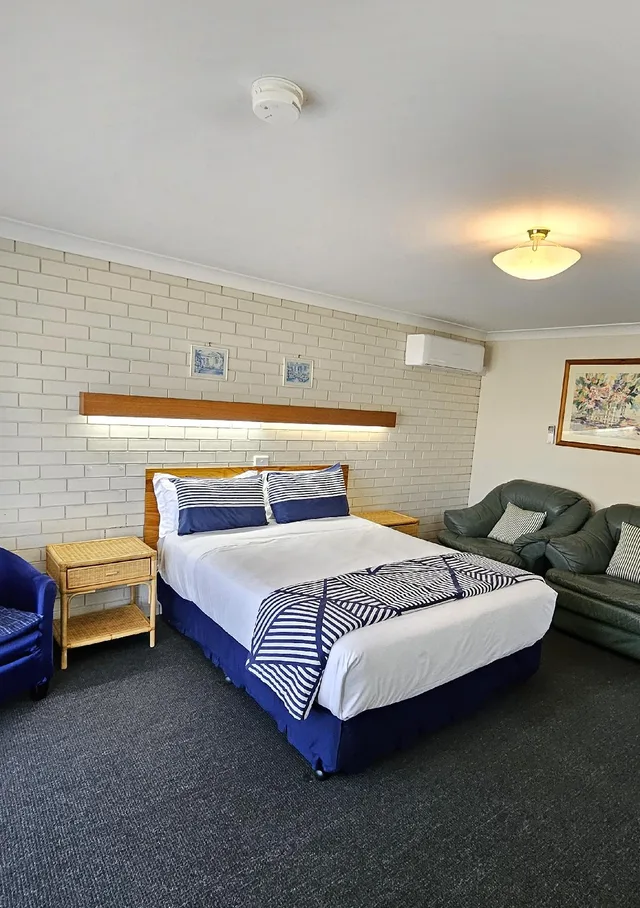 غرفة تنفيذية بسرير كوين، Alfred Motor Inn 1/2
