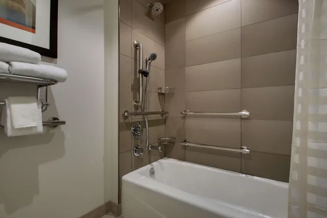 استوديو بسرير كينج، Hyatt House Oak Brook 1/1