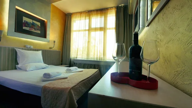 غرفة بسرير مزدوج أو سريرين منفصلين، Hotel Alabin Central 2/3