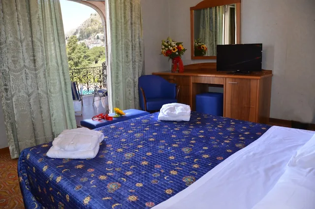 غرفة كلاسيكية بسريرين منفصلين، Taormina Park Hotel 1/3