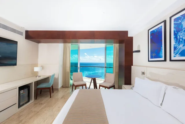 Altitude, Master, Suite, King Bed، Altitude By Krystal Grand Punta Cancun All Inclusive 3/10