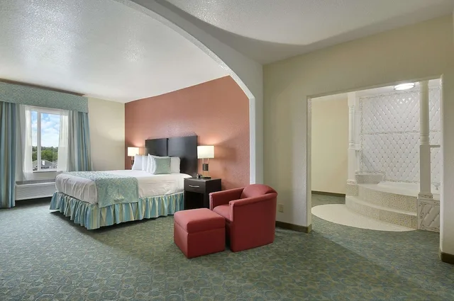 جناح بسرير كينج وسريرين كوين، Ramada By Wyndham South Waco 5/9