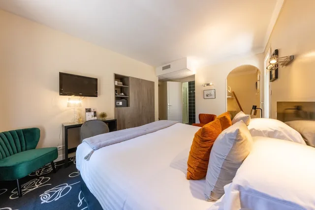غرفة كبيرة بسرير كوين وأسرّة بطابقين بشرفة، Hotel Madeloc 10/10