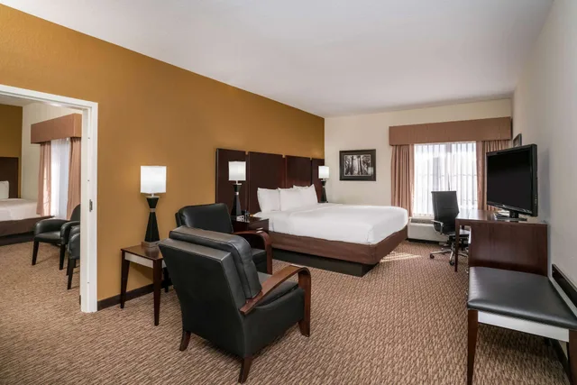 جناح عائلي بسرير كينج وسريرين منفصلين، La Quinta Inn Suites By Wyndham Memphis Wolfchase 3/5