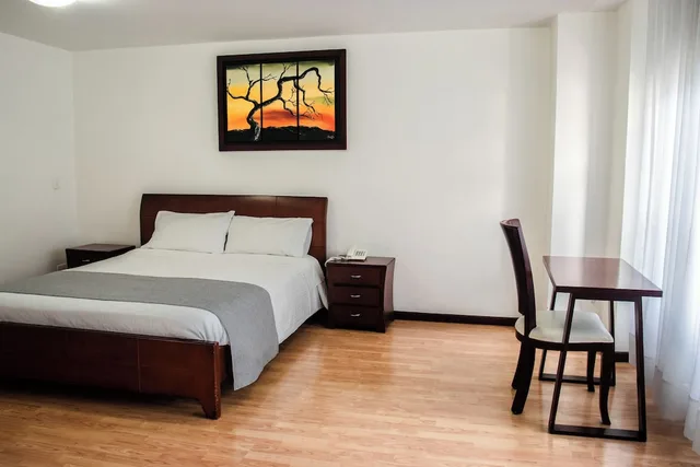 Room, Queen Bed, Nogal Suite Hotel Pasto 1/10