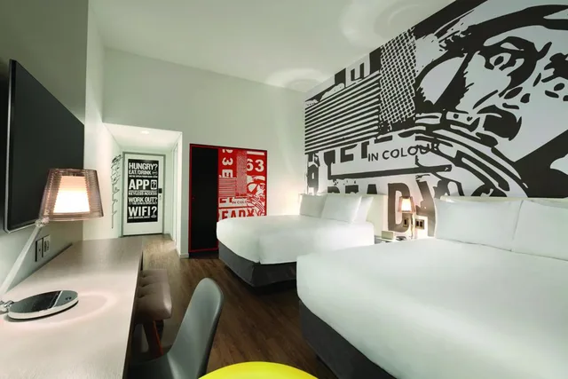 غرفة بسرير كوين، Radisson Red Minneapolis Downtown 1/1
