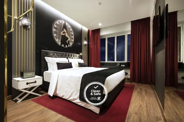 غرفة ديلوكس بسريرين منفصلين، Maxime Hotel 3/6
