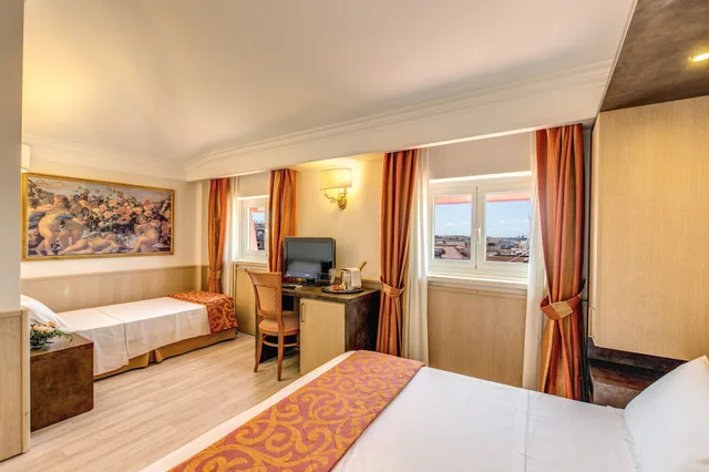 غرفة ثلاثية بسرير مزدوج وسرير فردي، Pinewood Hotel Rome 1/7
