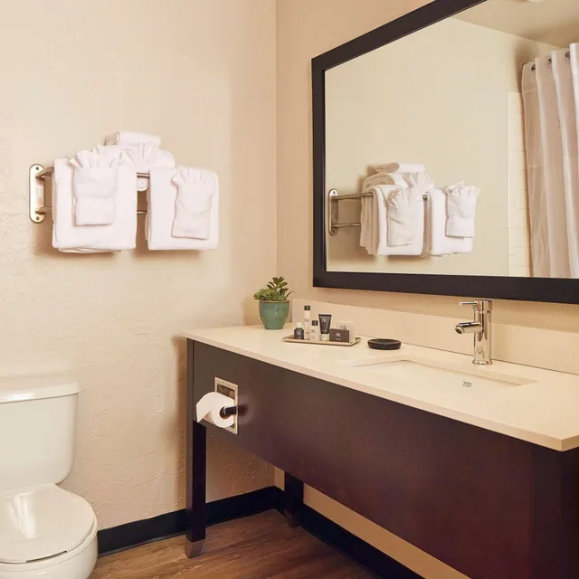 Standard, Multiple Beds، Best Western Wesley Inn & Suites 3/3