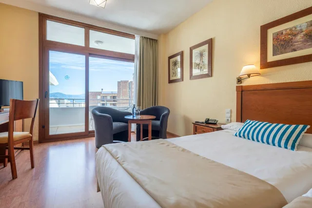 Superior, Twin Beds, Lateral Side Sea View، Leonardo Hotel Torremolinos Costa del Sol 1/1