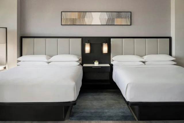 جناح بسريرين كوين بإطلالة، Las Vegas Marriott 2/7