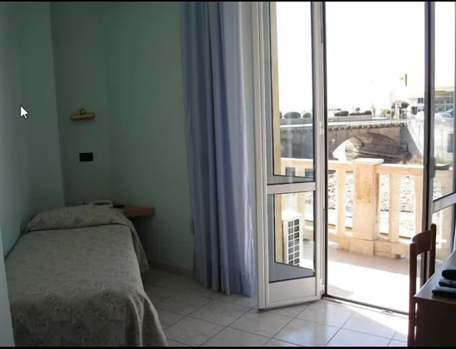 غرفة ثلاثية، Hotel Corallo 2/4