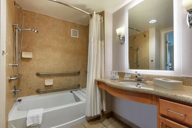 2 Bedrooms, Suite, King Bed, 1 King or 2 Queen Beds, 2 Queen Beds, Sofa, Accessible، Homewood Suites By Hilton Daytona Beach Speedway-Airport 5/7
