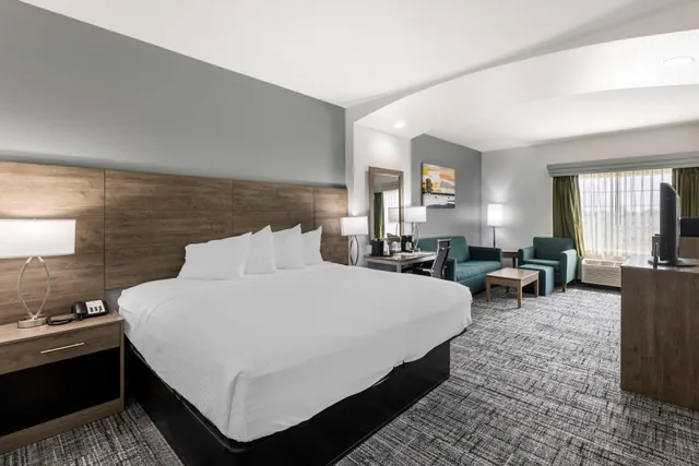 جناح بسرير كينج، Best Western Plus MidAmerica Hotel 2/4