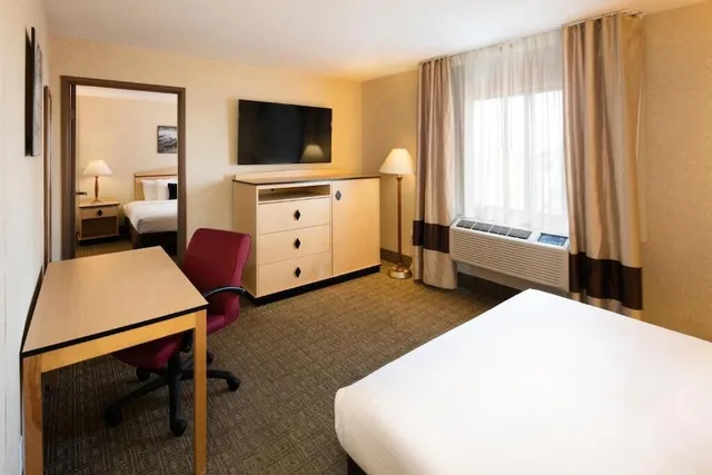 جناح بسريرين كوين بغرفة نوم واحدة، SYLO Hotel Denver Airport, a Ramada by Wyndham 4/5