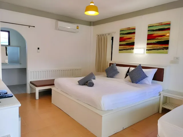 بنغل ديلوكس بسرير كينج وسرير فردي، Bay Beach Resort 2/2