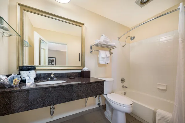 غرفة عائلية بسريرين كوين، Best Western Danville Sycamore Inn 5/7