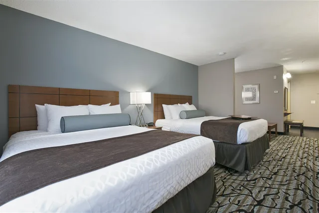 Suite, 2 Queen Beds, Sofa, Best Western Plus Blaine At The National Sports Center 2/8