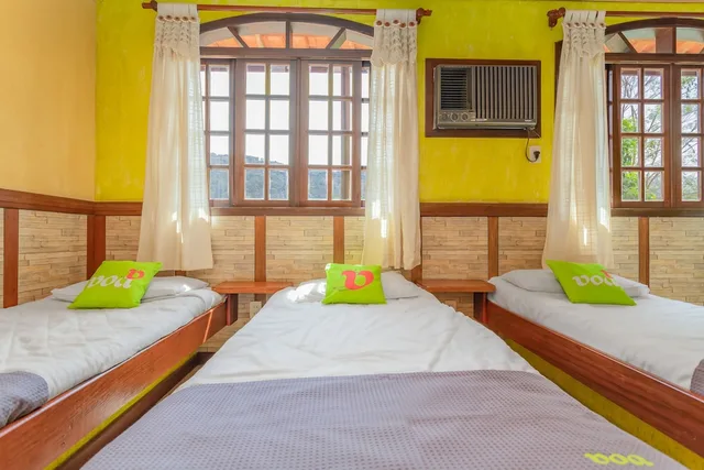 Deluxe, Family, 1 Double and 3 Single Beds، Pousada Chales Wood House 1/4