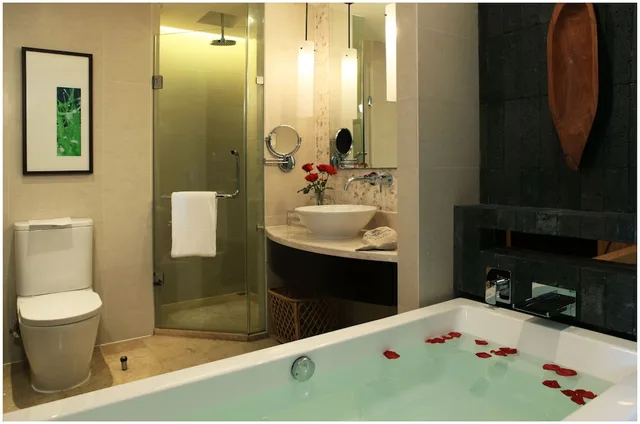 Premier, King Bed, Sea View, Howard Johnson by Wyndham Resort Sanya Bay 1/1