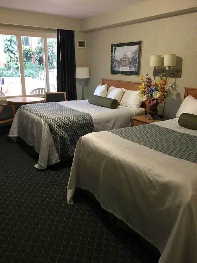 غرفة ديلوكس بسرير كوين، Travelodge by Wyndham Winnipeg East 3/10