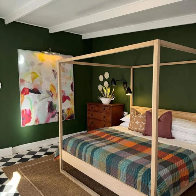 غرفة فاخرة بسرير كينج، The Hanover Luxury Hotel 2/2
