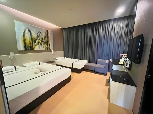 Family 6، Kingston Hotel 26 at One City Subang, Selangor 2/3