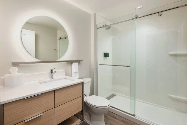 استوديو بسرير كينج مع أريكة، TownePlace Suites by Marriott Tampa Casino Area 2/4
