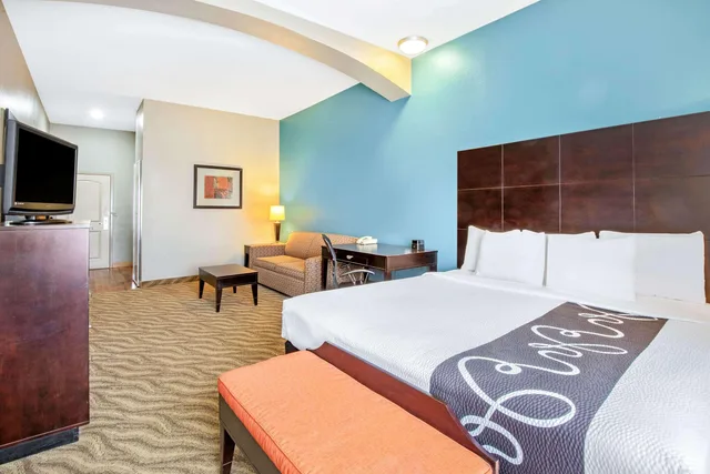 غرفة ديلوكس بسرير مزدوج لذوي الإعاقة، La Quinta Inn Suites Glen Rose 1/3