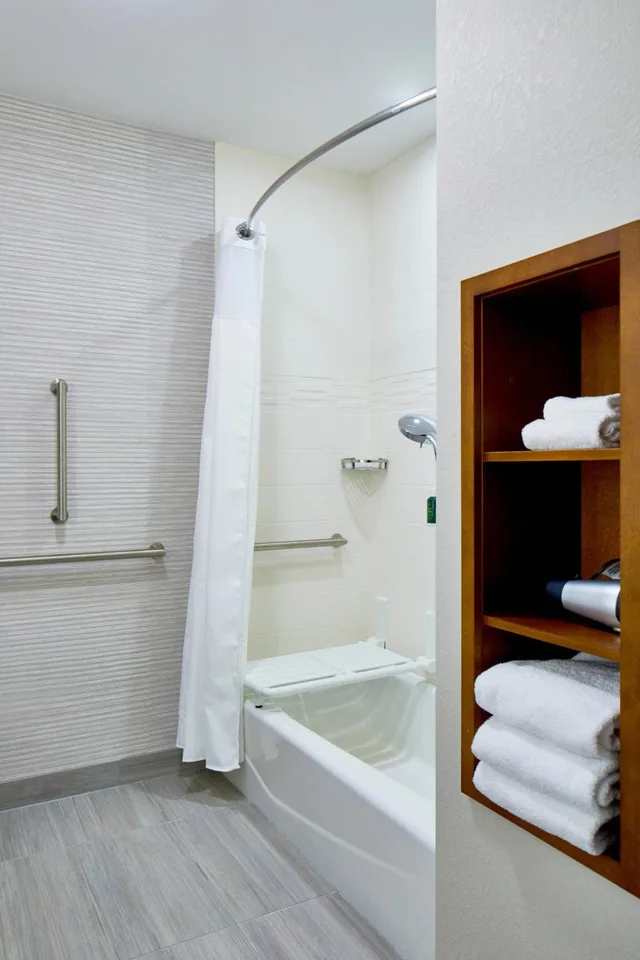 1 Bedroom, Suite, King Bed, Bay View, Sofa, Balcony، Residence Inn St. Petersburg Tierra Verde 7/8
