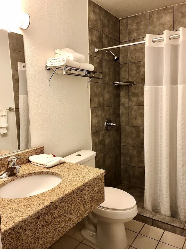 Efficiency, 2 Queen Beds، Ramada By Wyndham Spokane Valley 3/4