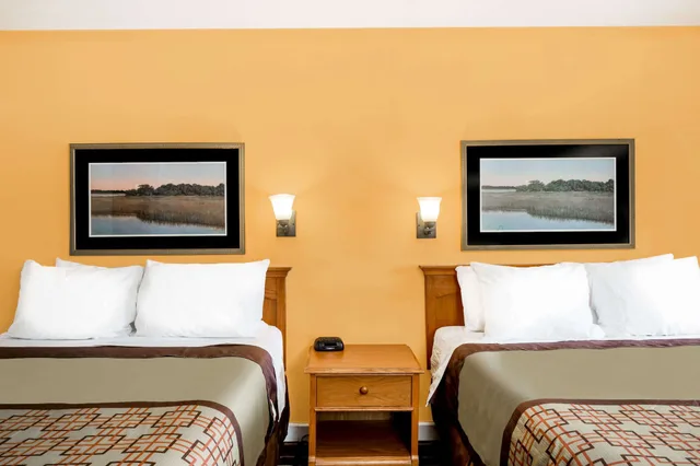 غرفة بسريرين كوين للمدخنين، Days Inn By Wyndham Little River 1/4
