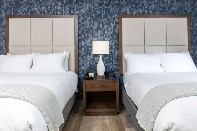 Standard, 2 Queen Beds, Haywood Park Hotel, Ascend Hotel Collection 1/6