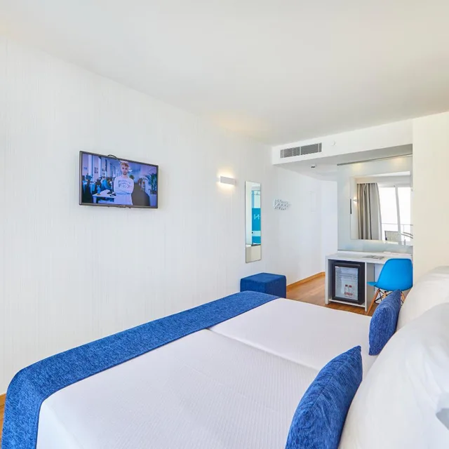 Room, Double or Twin Bed, Side Sea View، Hotel Negresco - Adults Only 1/10