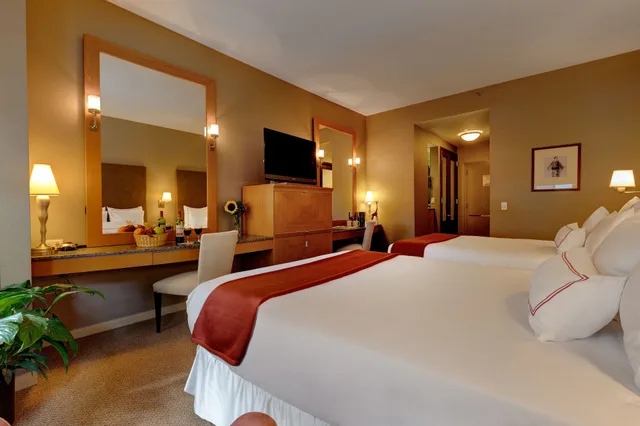 غرفة بسريرين كوين بشرفة، Hotel Giraffe 6/8