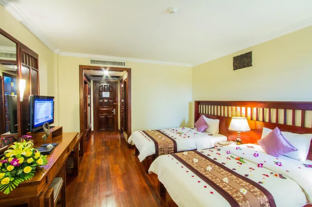 Premium, Twin Beds, Royal Empire Premium 1/1