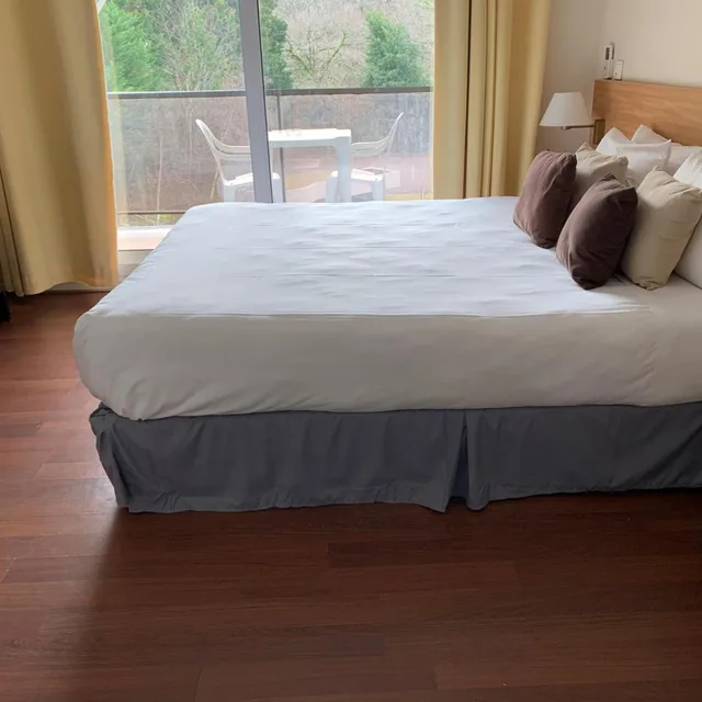 غرفة بسرير مزدوج بإطلالة على المسبح، Hotel Residence Anglet Biarritz Parme 1/9