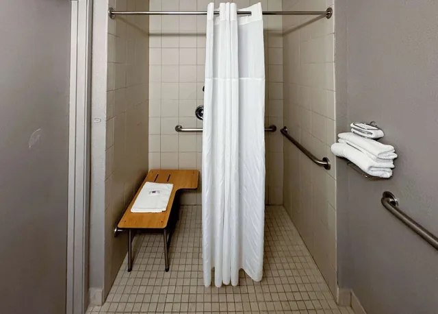 غرفة قياسية بسرير مزدوج لذوي الإعاقة، Motel6 Glenview, IL - Chicago North 8/8