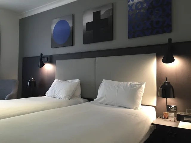 Standard Twin Room, Silkari Urban CKS Sydney Airport Hotel 2/2