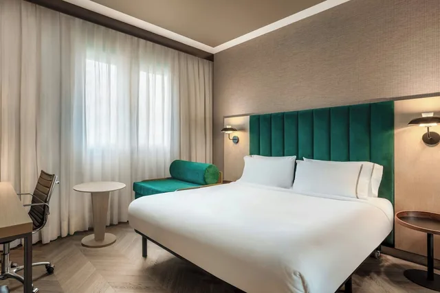 غرفة قياسية بسرير كوين، AC Hotel Bologna by Marriott 1/3