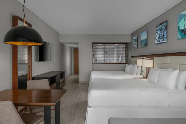 غرفة بسرير مزدوج بإطلالة جزئية على البحر، Hilton Vallarta Riviera All-Inclusive Resort 2/4