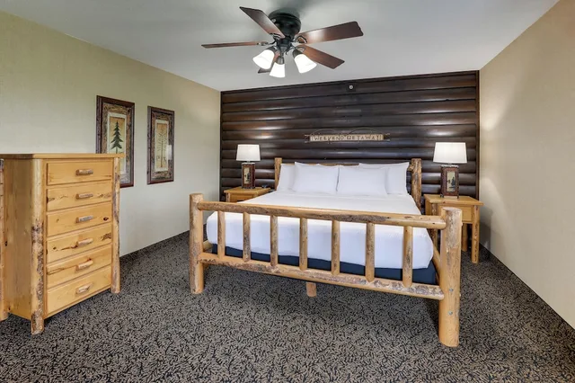 Theme, Suite, King Bed, Sofa, Jetted Tub، Stoney Creek Hotel La Crosse - Onalaska 1/2