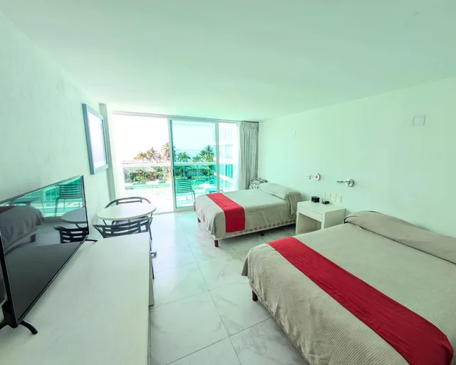 جناح جونيور، We Hotel Acapulco 1/10