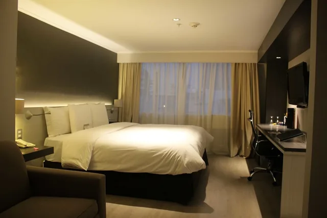 غرفة سوبيريور بسرير كينج، Sol de Oro Hotel And Suites 1/4